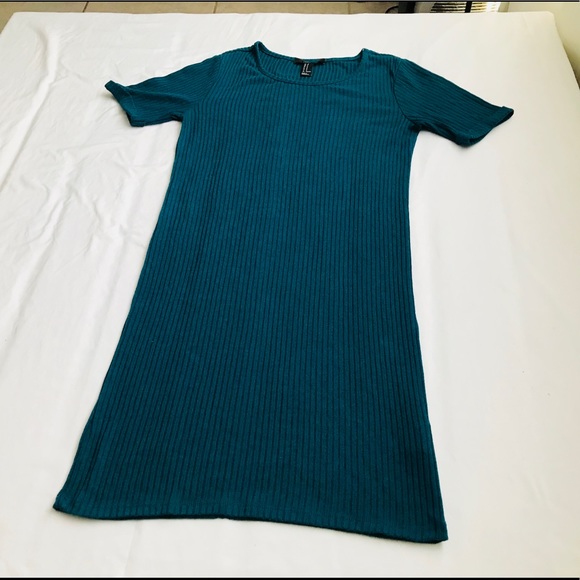 Sold FOREVER 21 MINIDRESS - Picture 3 of 5